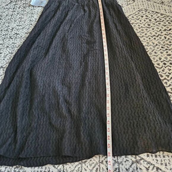 ASTR Textured Black Triangle Top Midi Dress Size Medium - Picture 7 of 7